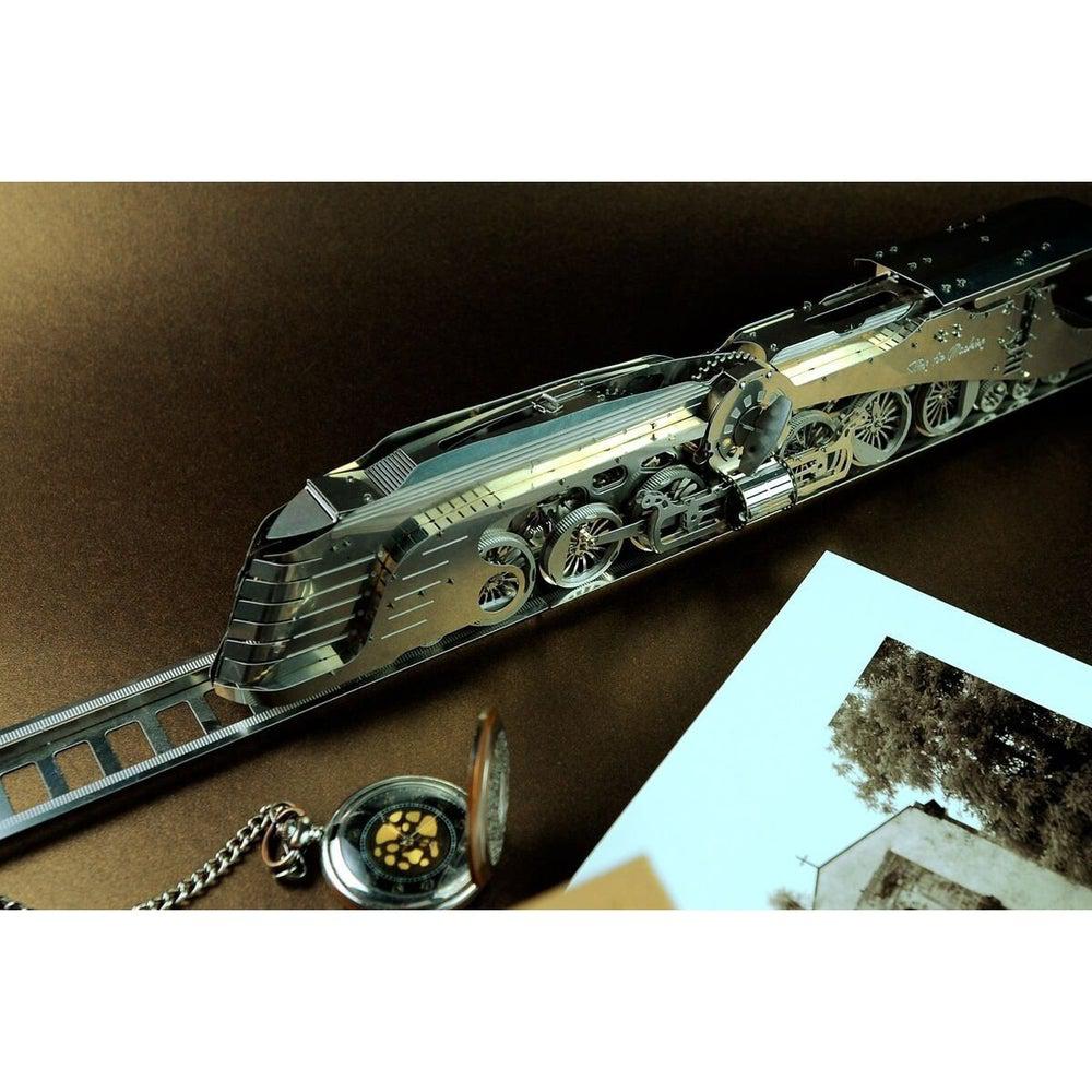 Steam Train Scale Metal Model Kit - The Dazzling Steamliner