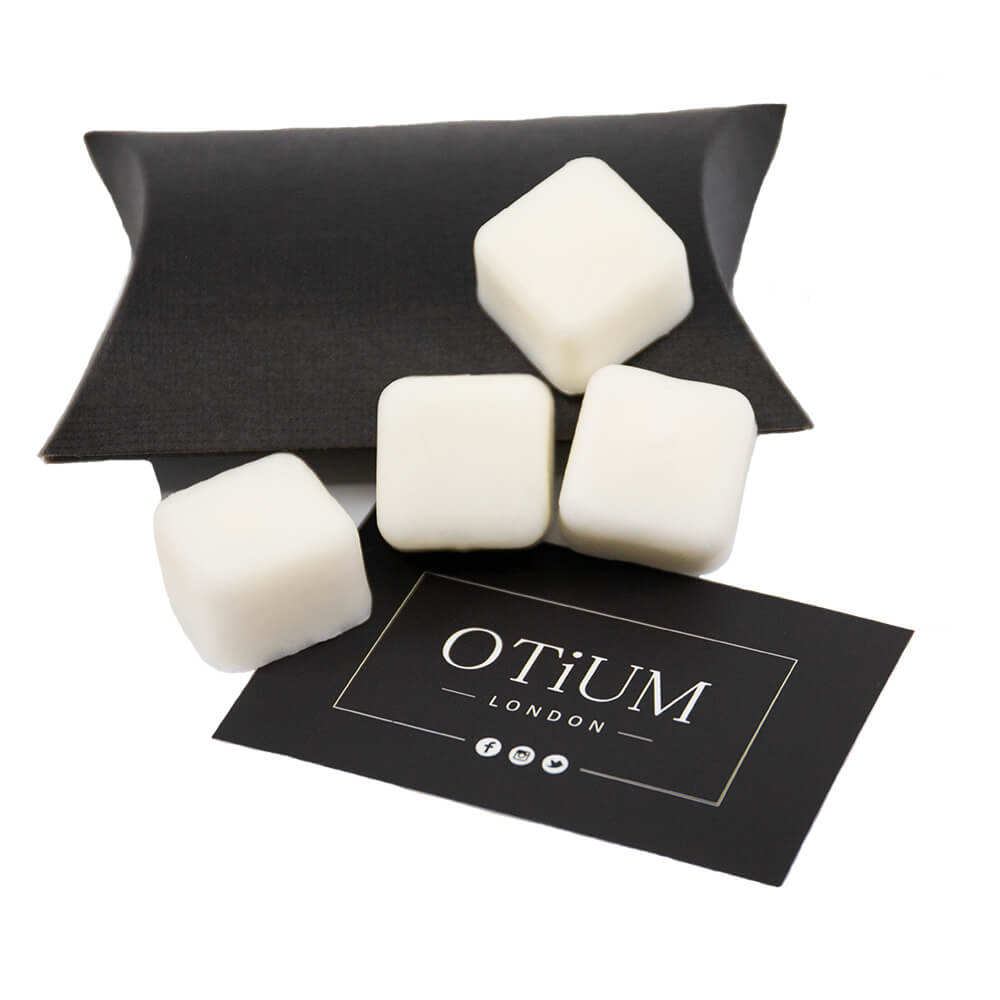 Peony &amp; Oud Scented Soy Wax Melt from Otium Candels